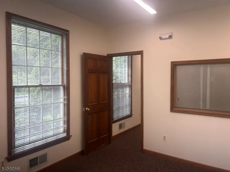 122 Rt173122West Main Clinton Town, NJ 08809