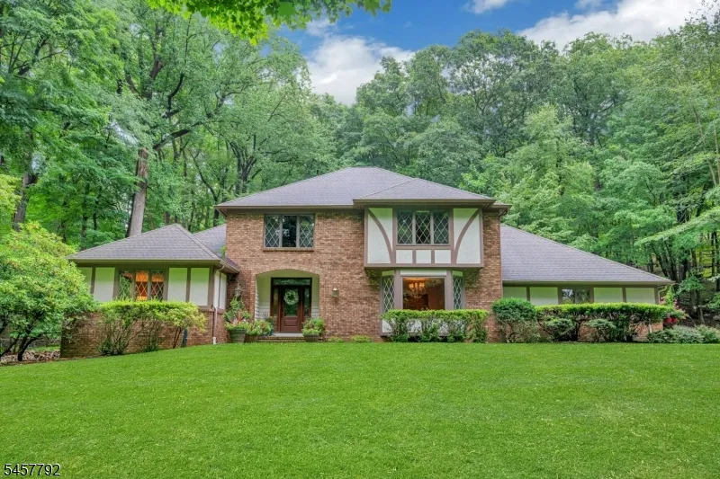 55 Cheyenne Trl Sparta, NJ 07871