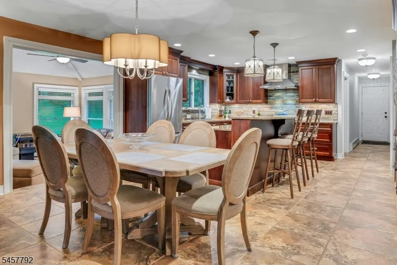 55 Cheyenne Trl Sparta, NJ 07871