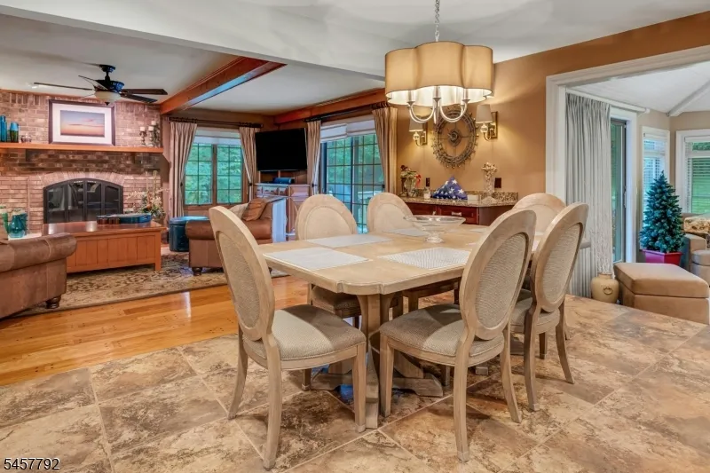 55 Cheyenne Trl Sparta, NJ 07871