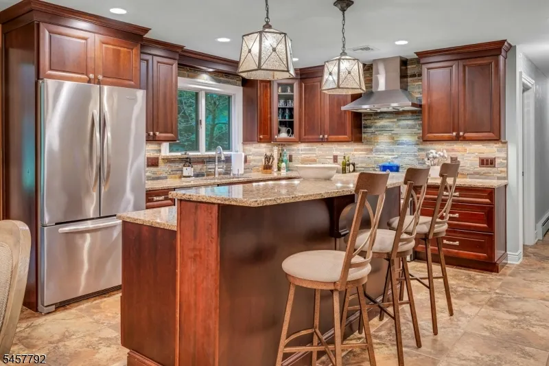 55 Cheyenne Trl Sparta, NJ 07871