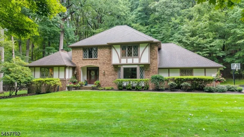 55 Cheyenne Trl Sparta, NJ 07871