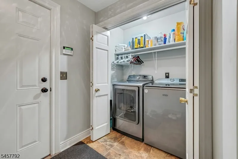 55 Cheyenne Trl Sparta, NJ 07871