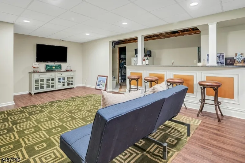 55 Cheyenne Trl Sparta, NJ 07871