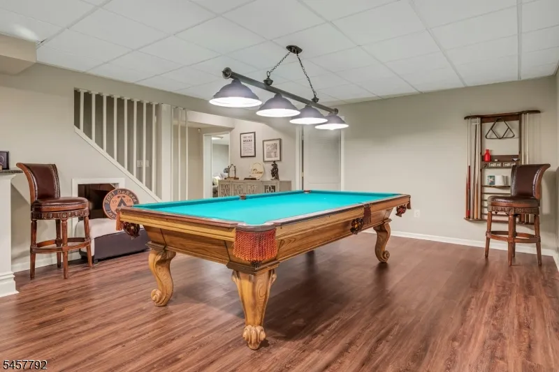 55 Cheyenne Trl Sparta, NJ 07871