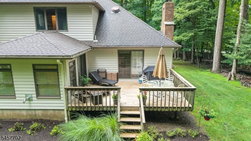 55 Cheyenne Trl Sparta, NJ 07871