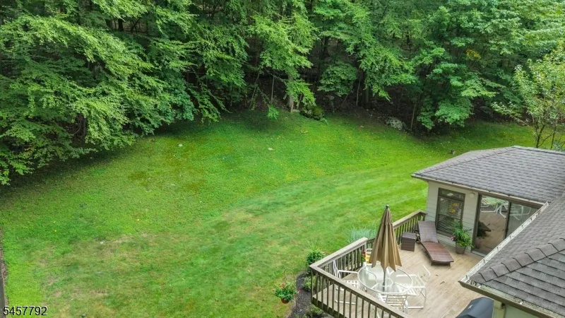 55 Cheyenne Trl Sparta, NJ 07871