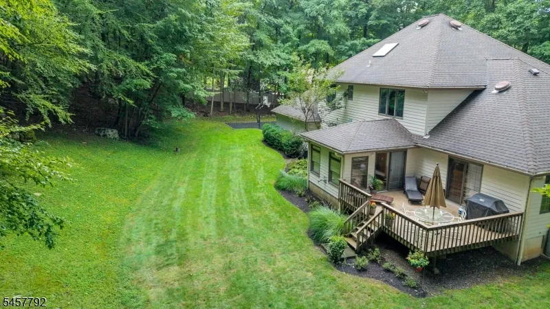 55 Cheyenne Trl Sparta, NJ 07871