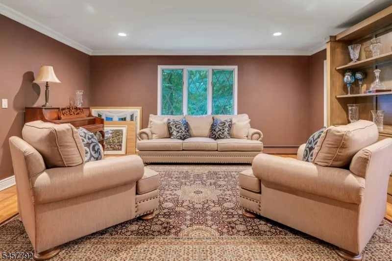 55 Cheyenne Trl Sparta, NJ 07871