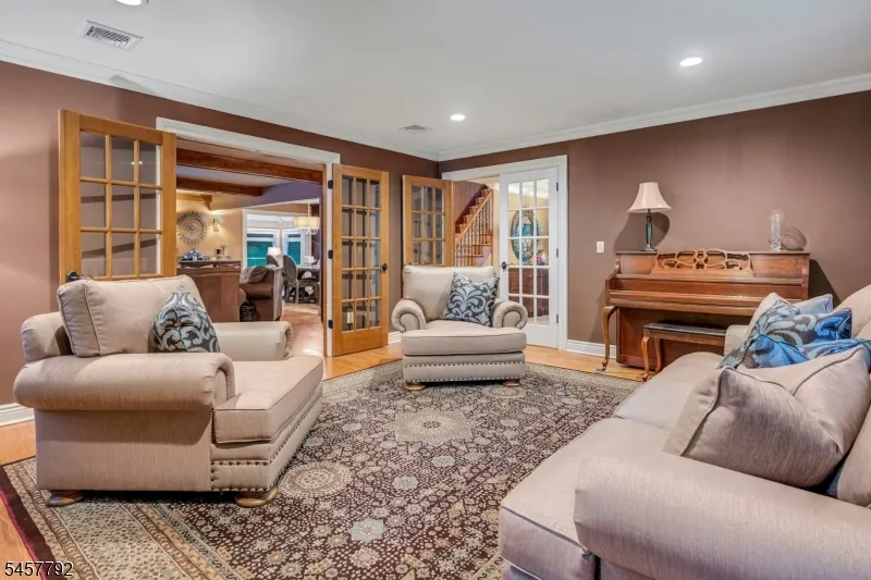 55 Cheyenne Trl Sparta, NJ 07871