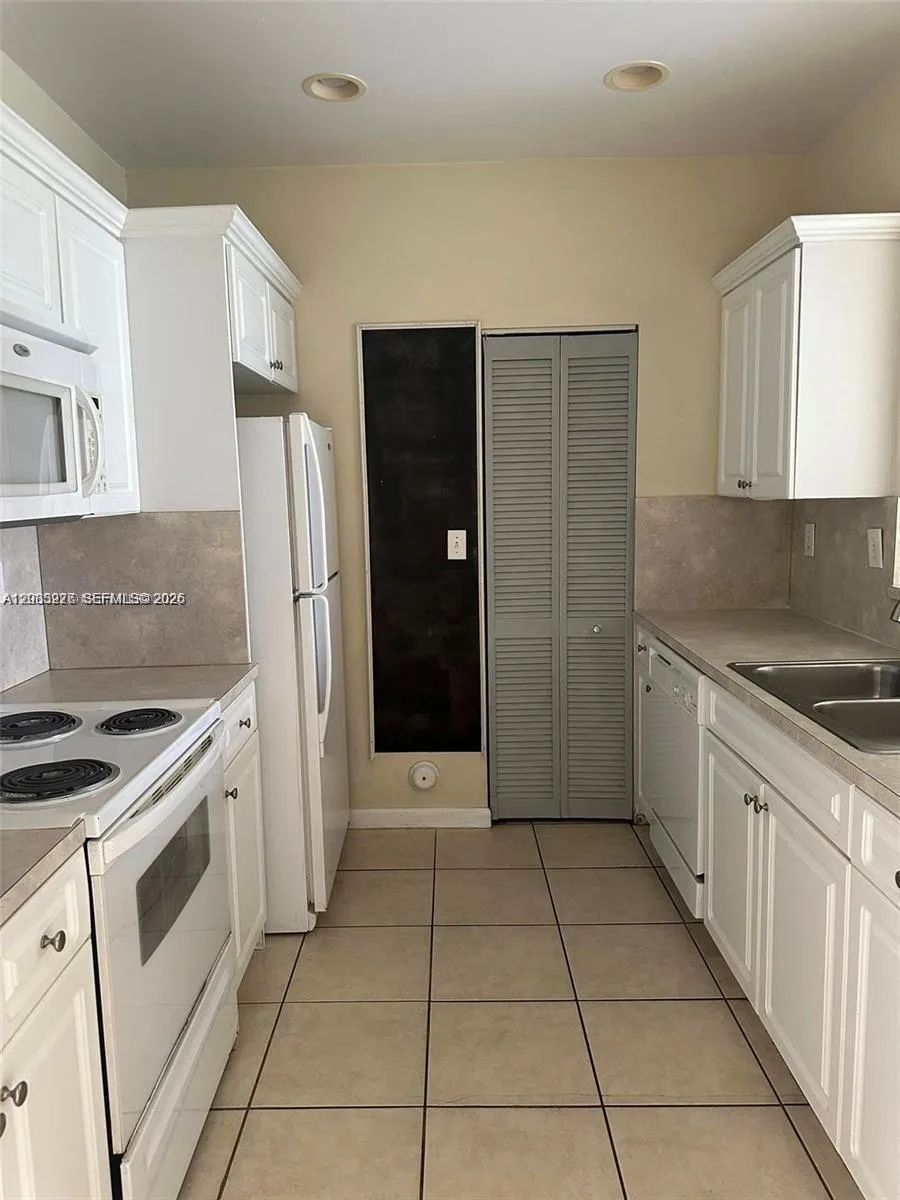 1040 NE 42nd Pl Homestead, FL 33033