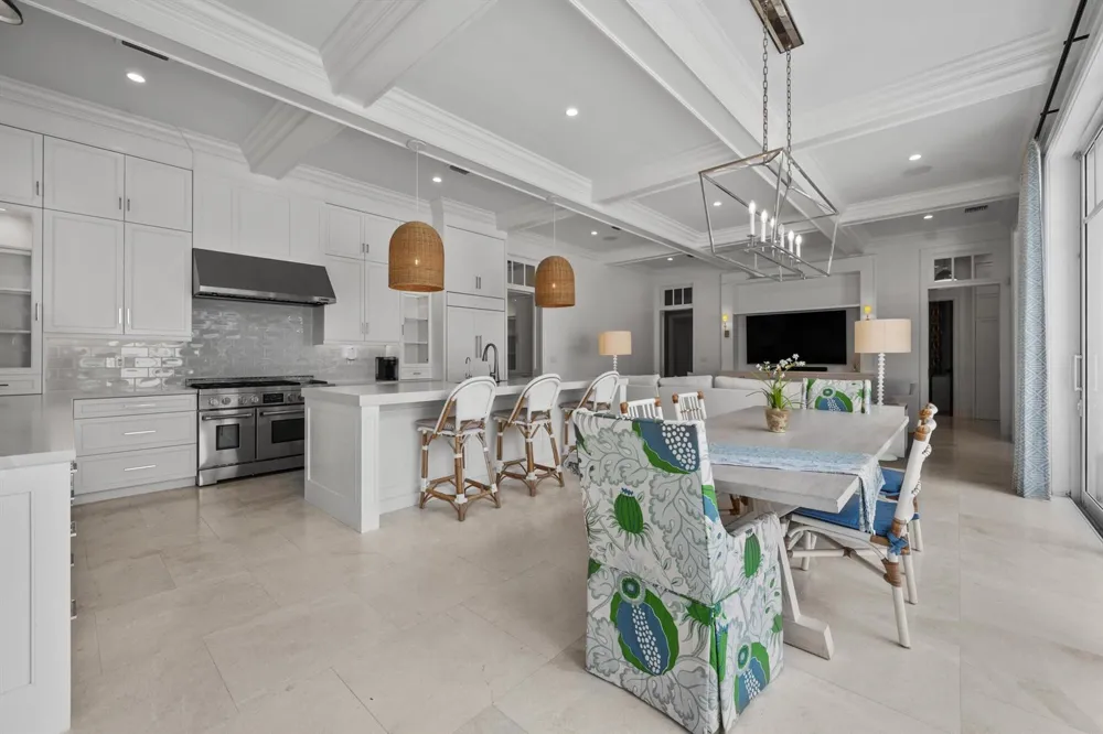 104 Lanitee Circle Jupiter, FL 33458