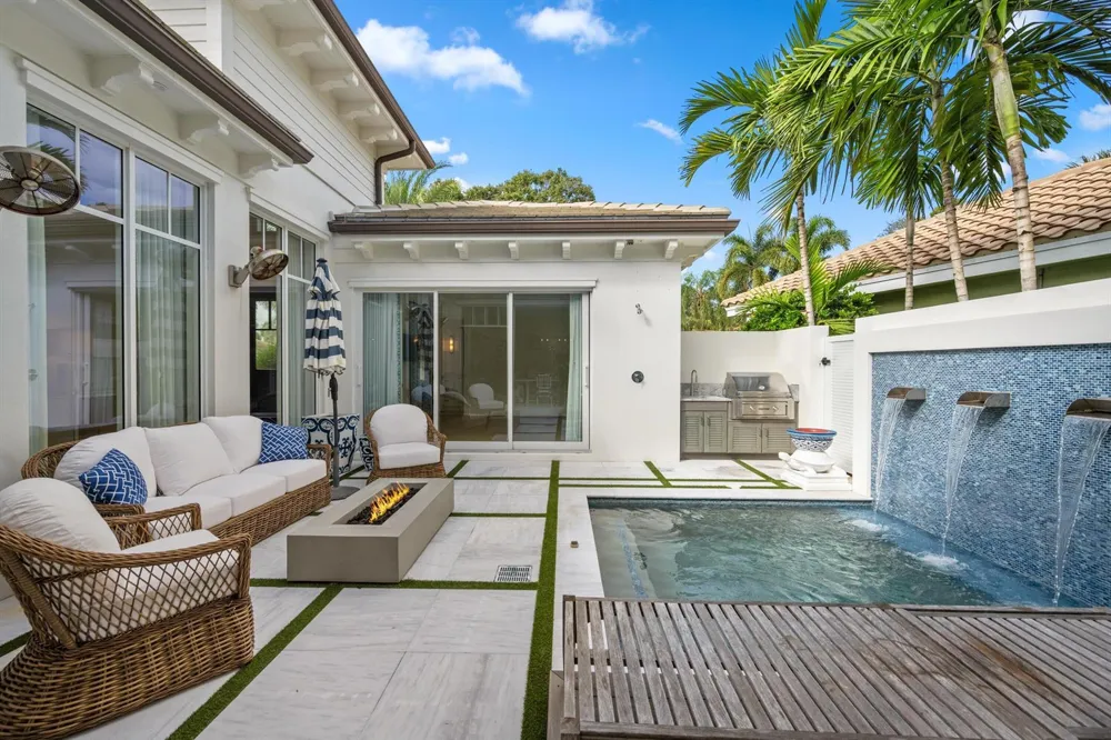 104 Lanitee Circle Jupiter, FL 33458