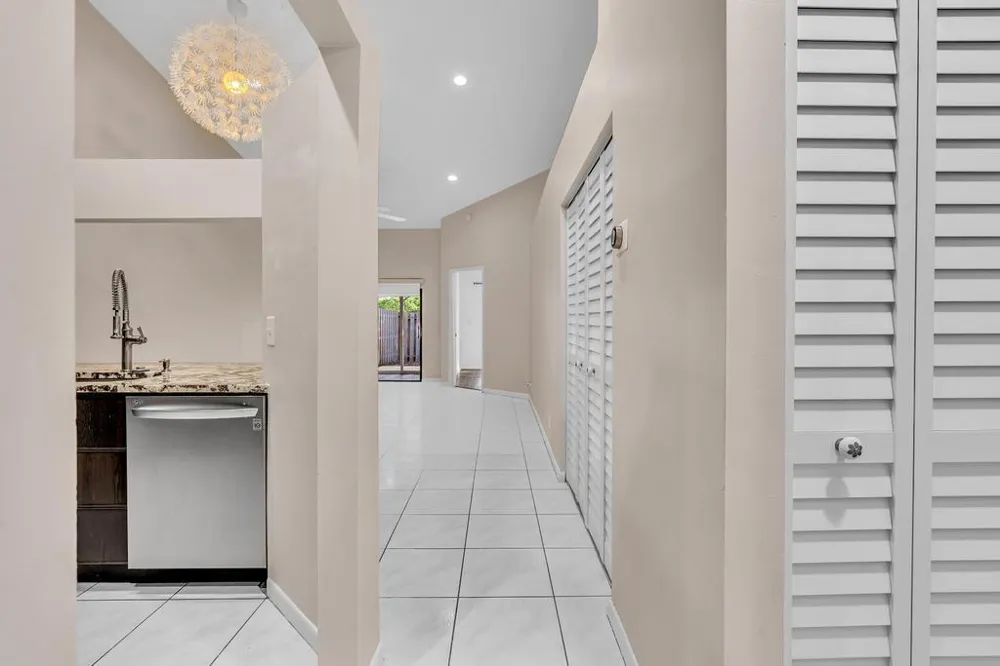 11137 NW 38TH PLACE Sunrise, FL 33351