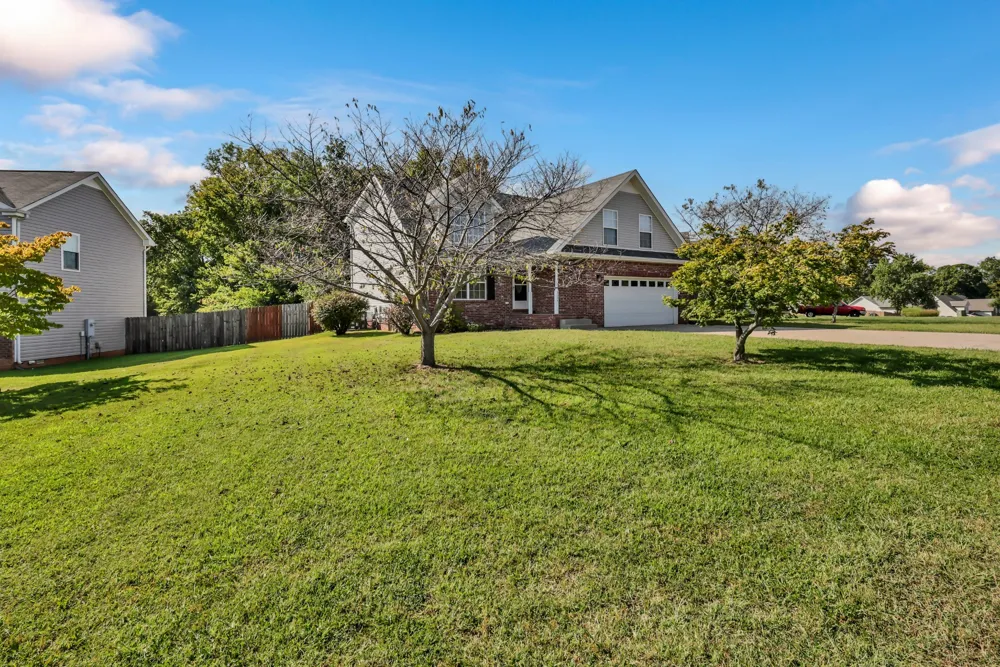 3504 Clover Hill Dr Clarksville, TN 37043