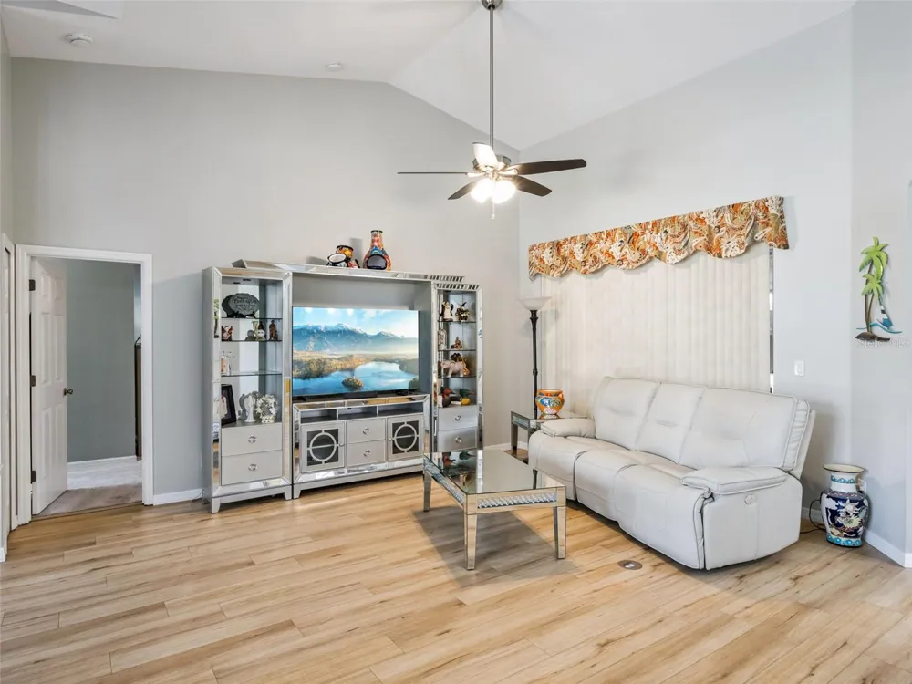 5602 SQUIRES DRIVE Leesburg, FL 34748