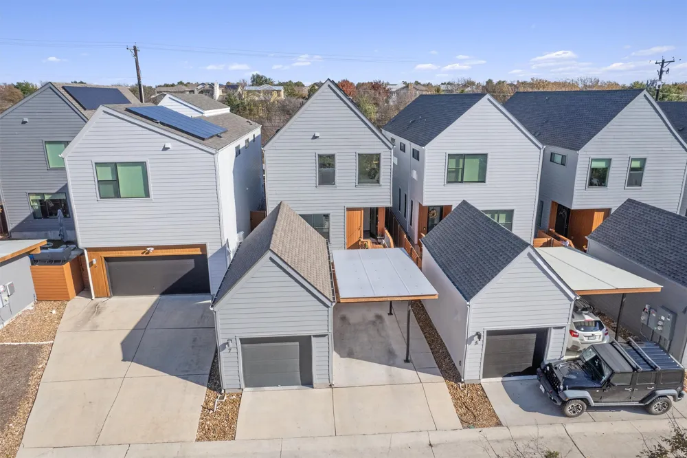 4020 Airport Boulevard #7 Austin, TX 78722