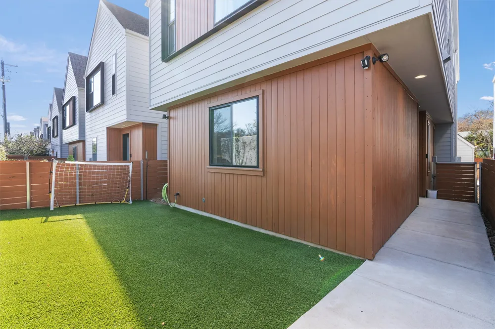4020 Airport Boulevard #7 Austin, TX 78722