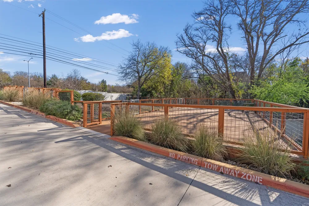 4020 Airport Boulevard #7 Austin, TX 78722