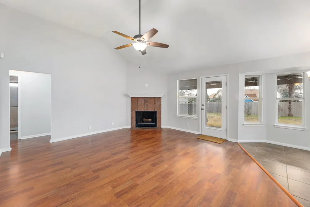 214 Crystal Knoll Boulevard Georgetown, TX 78626
