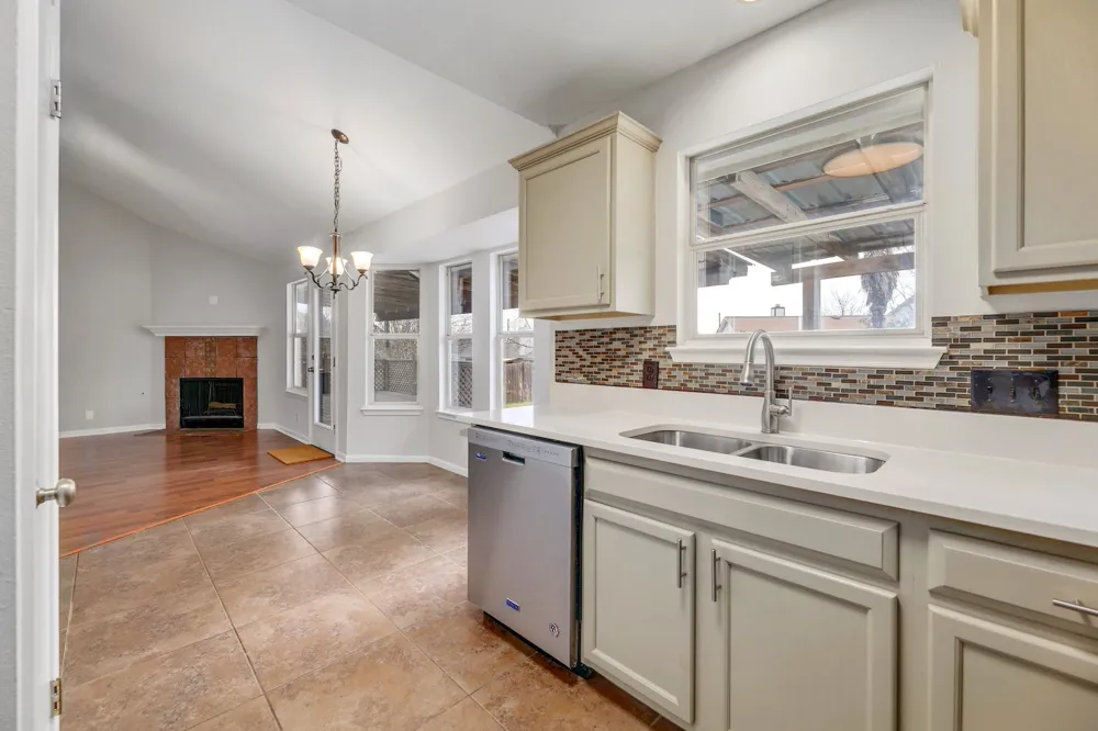214 Crystal Knoll Boulevard Georgetown, TX 78626