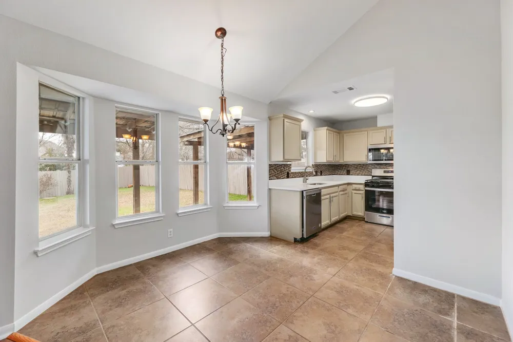 214 Crystal Knoll Boulevard Georgetown, TX 78626