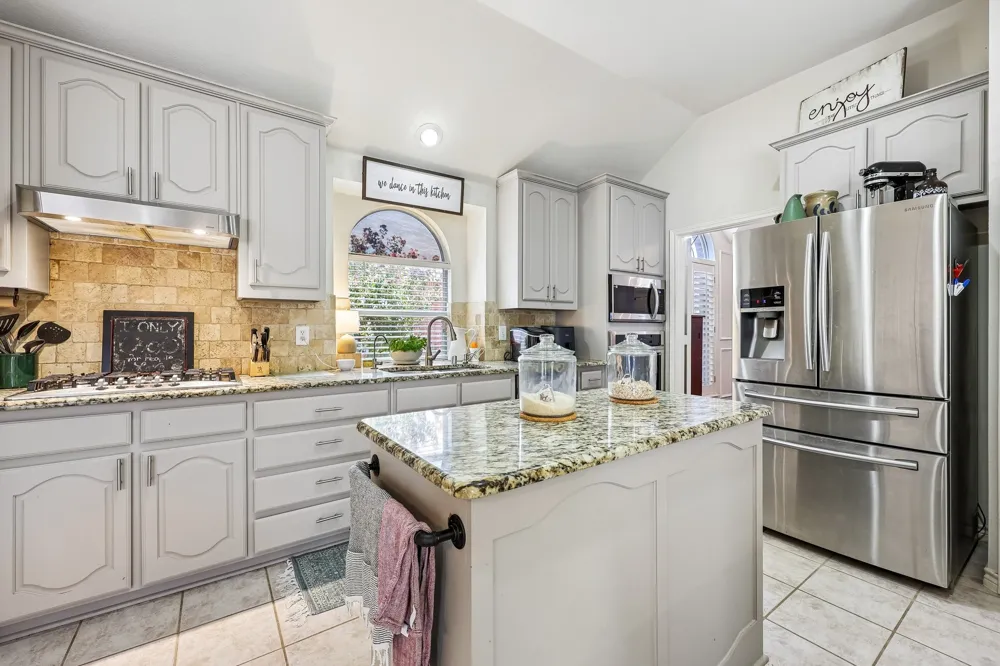 204 Sherwood Drive Murphy, TX 75094