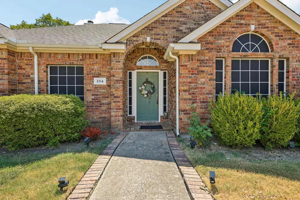 204 Sherwood Drive Murphy, TX 75094