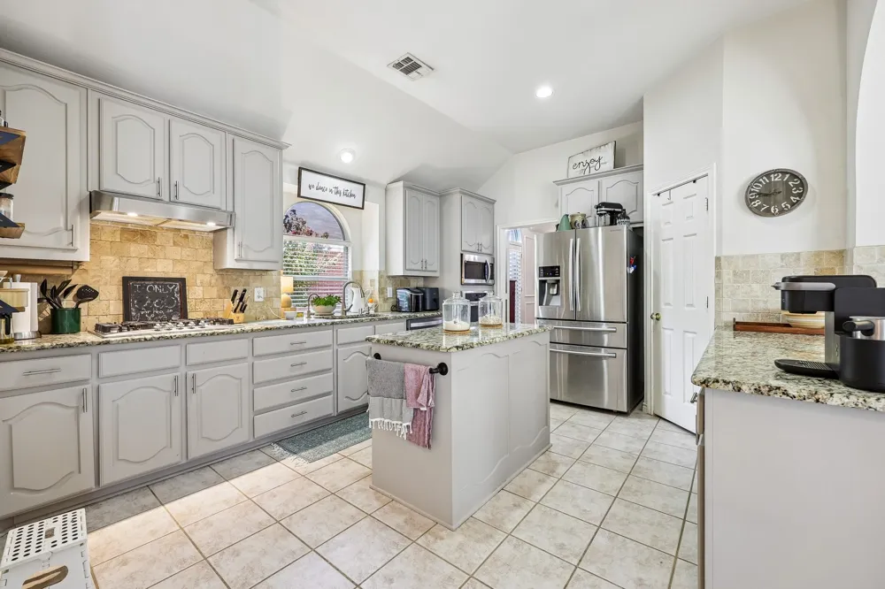 204 Sherwood Drive Murphy, TX 75094