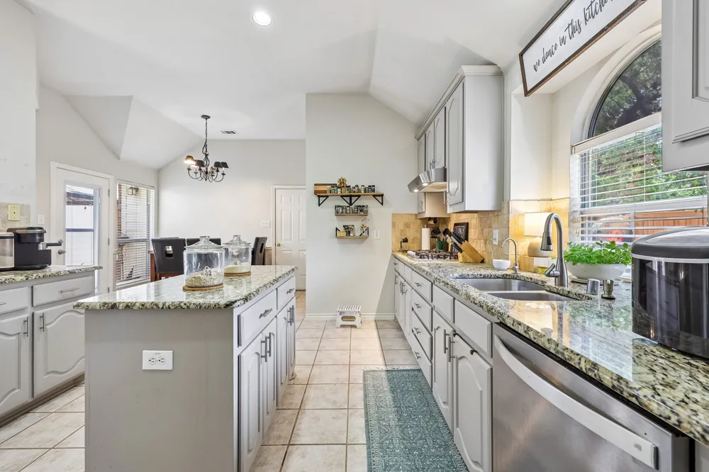 204 Sherwood Drive Murphy, TX 75094