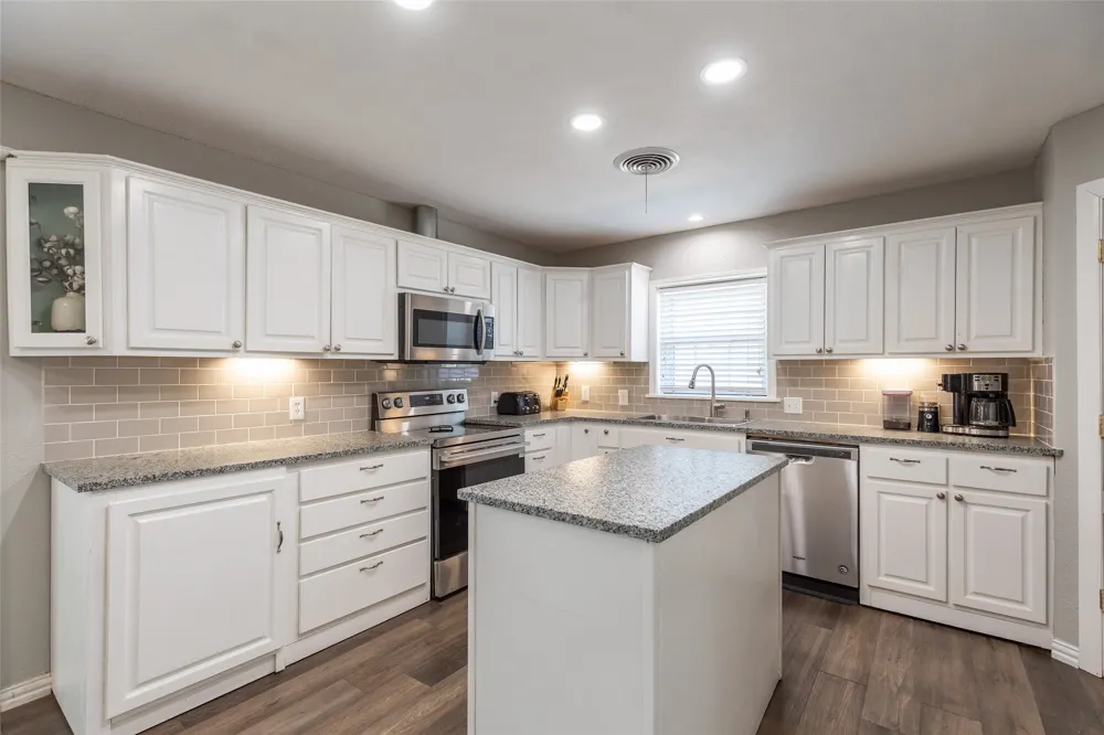 1842 Elmwood Drive Abilene, TX 79605