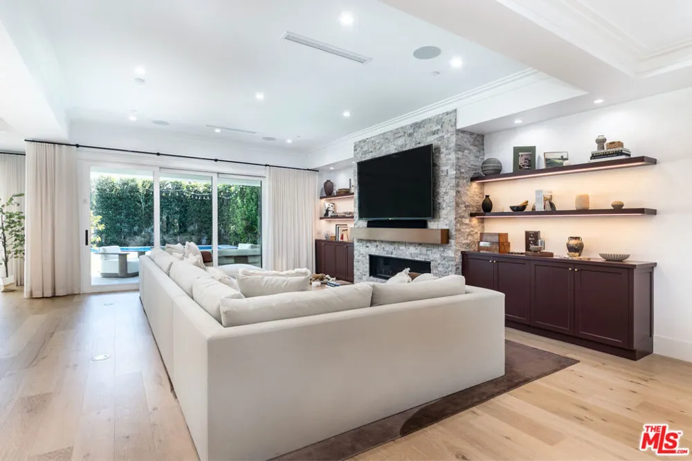 1826 9th Street Manhattan Beach, CA 90266