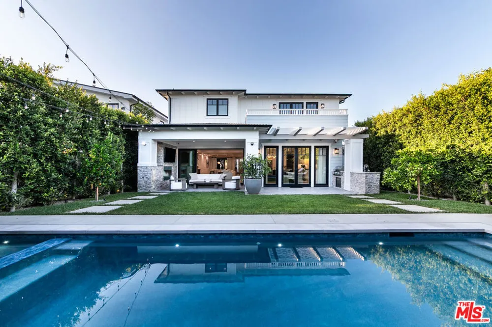 1826 9th Street Manhattan Beach, CA 90266