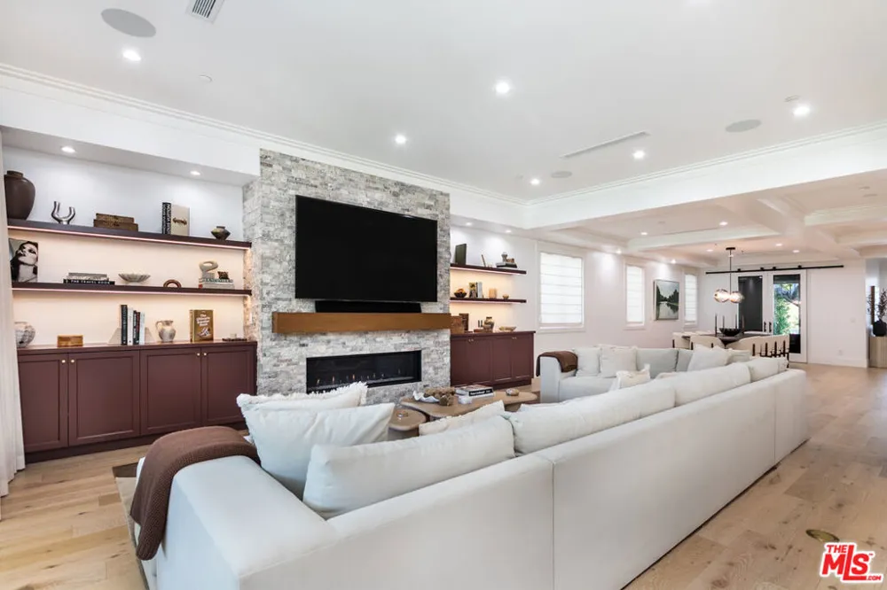 1826 9th Street Manhattan Beach, CA 90266