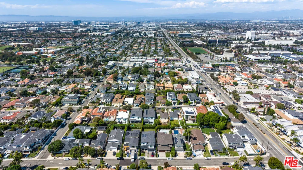 1826 9th Street Manhattan Beach, CA 90266