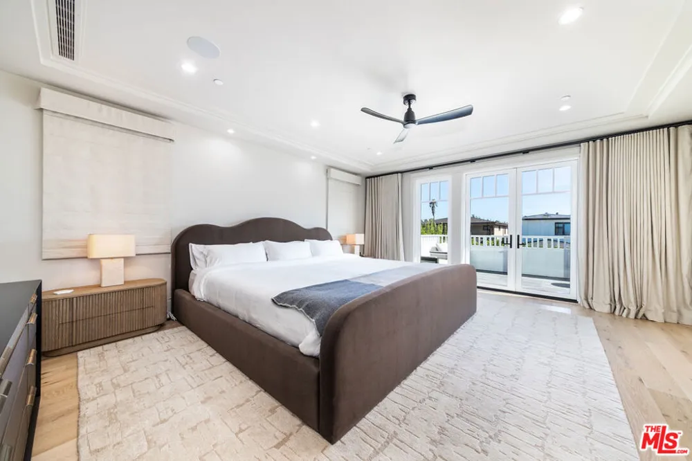 1826 9th Street Manhattan Beach, CA 90266