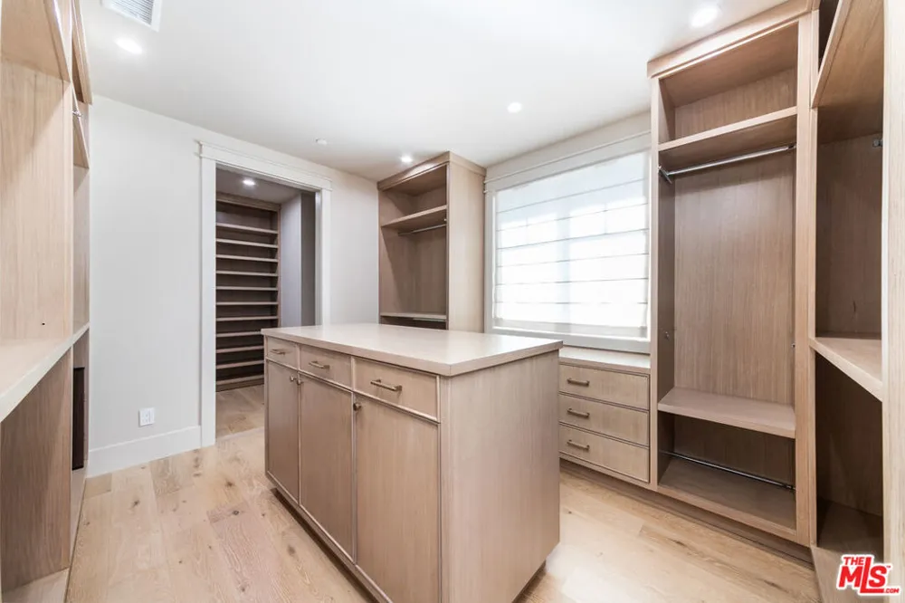 1826 9th Street Manhattan Beach, CA 90266