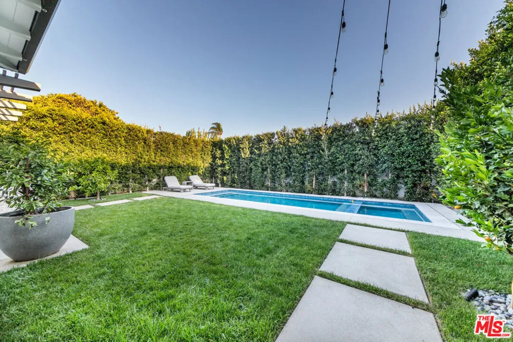 1826 9th Street Manhattan Beach, CA 90266