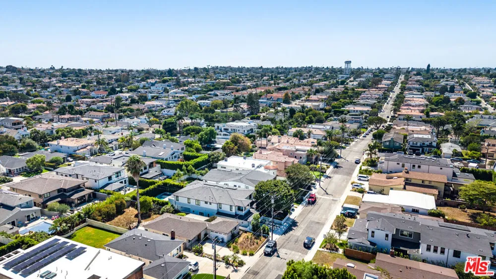 1826 9th Street Manhattan Beach, CA 90266