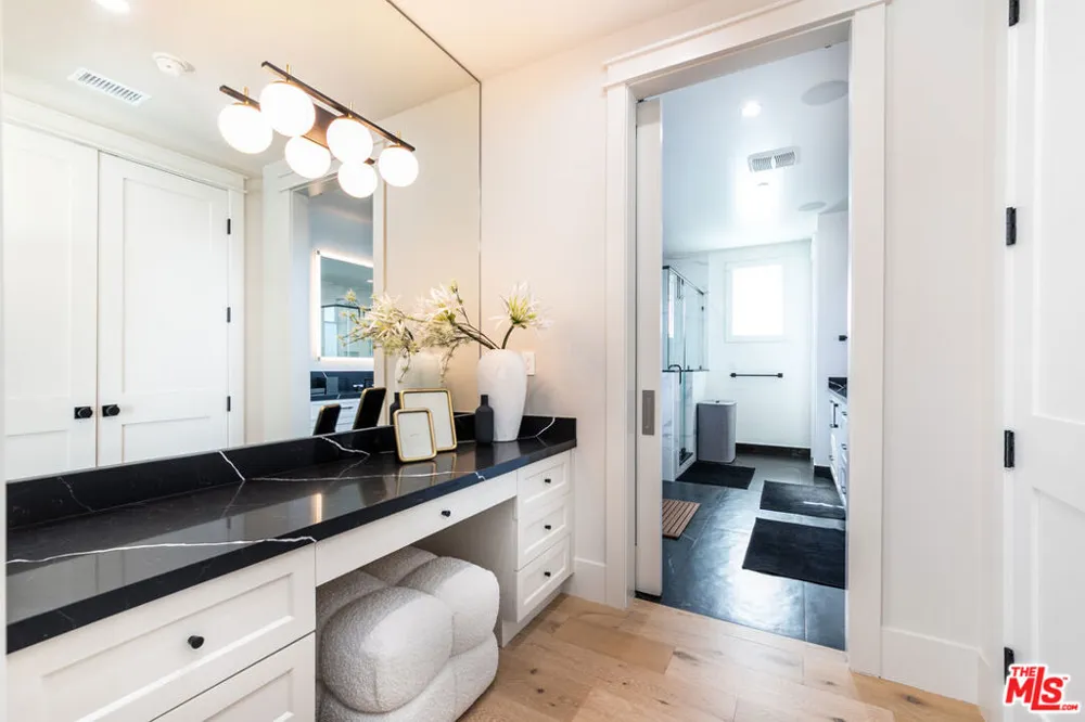 1826 9th Street Manhattan Beach, CA 90266