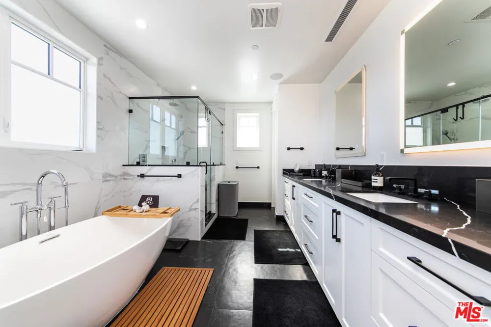 1826 9th Street Manhattan Beach, CA 90266