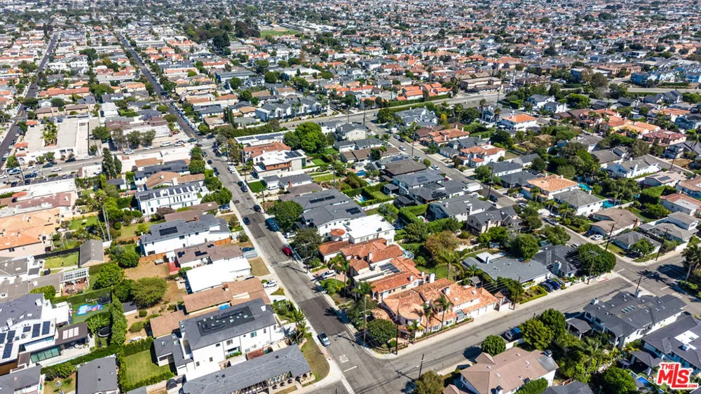 1826 9th Street Manhattan Beach, CA 90266
