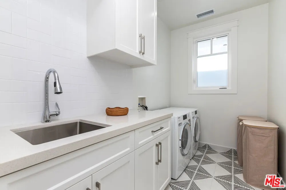 1826 9th Street Manhattan Beach, CA 90266