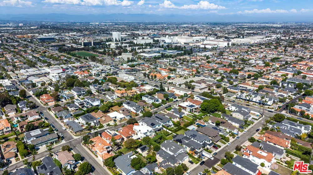 1826 9th Street Manhattan Beach, CA 90266