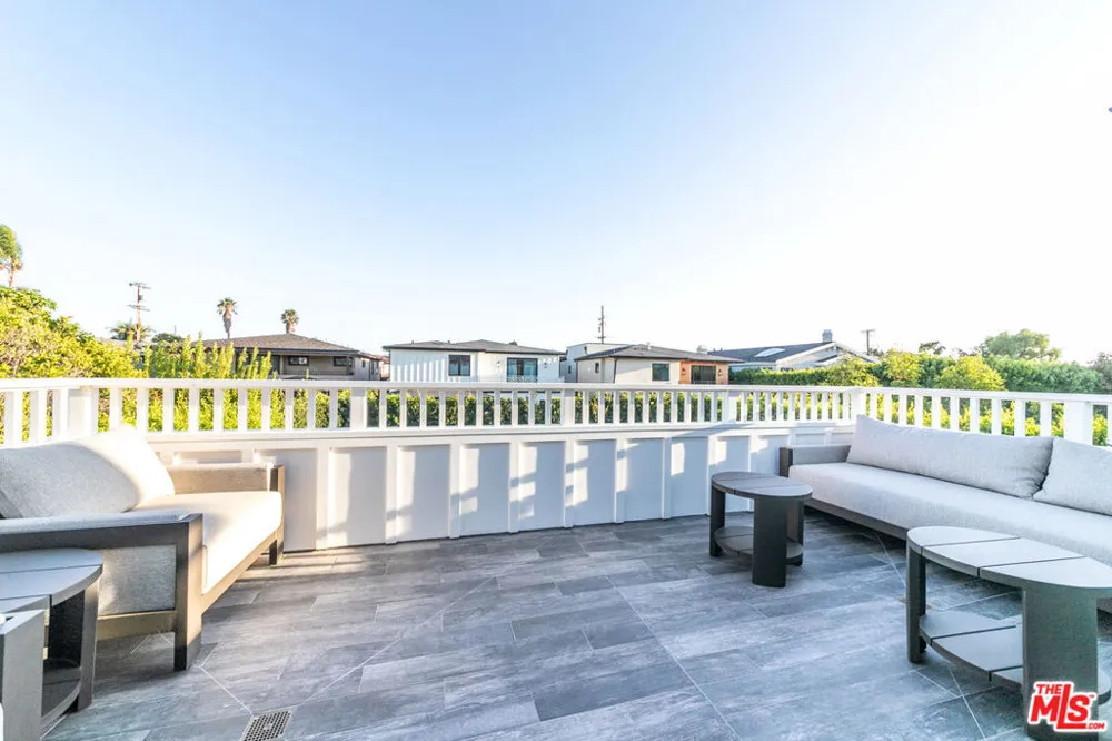 1826 9th Street Manhattan Beach, CA 90266