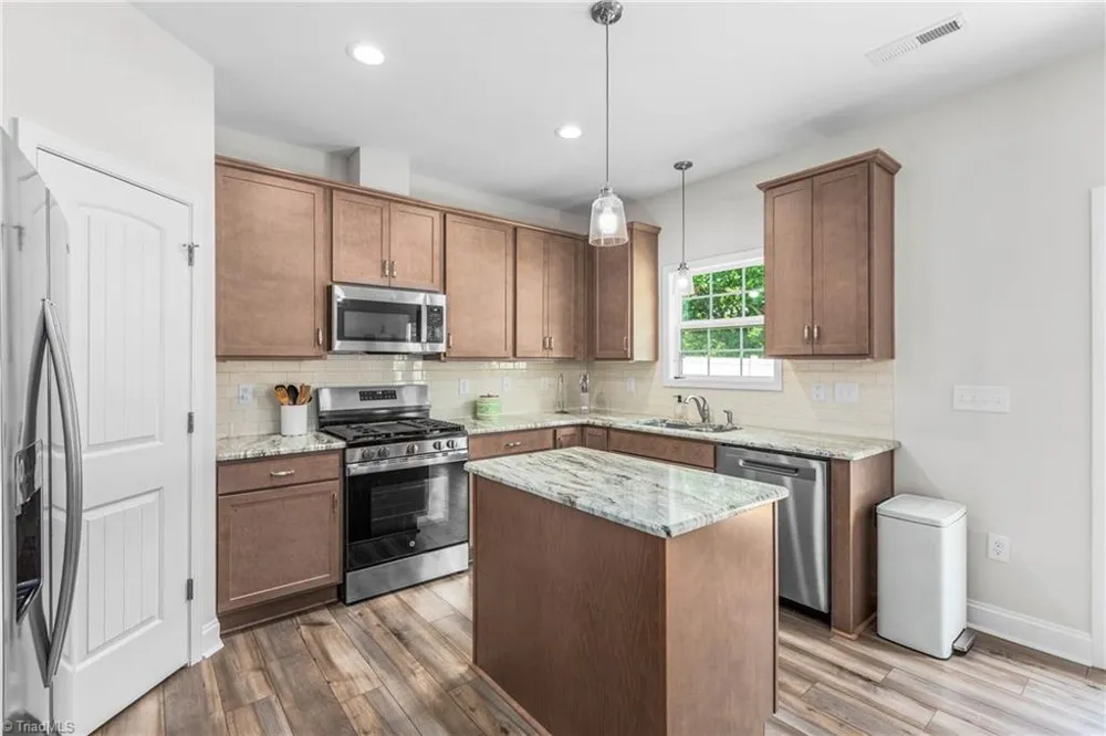 3538 River Farm Drive Kernersville, NC 27284