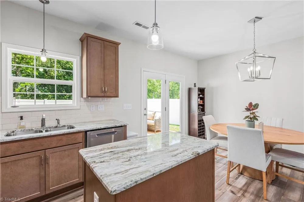 3538 River Farm Drive Kernersville, NC 27284