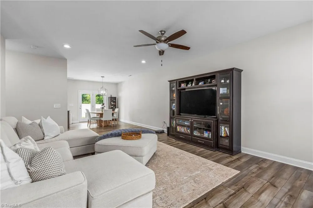 3538 River Farm Drive Kernersville, NC 27284