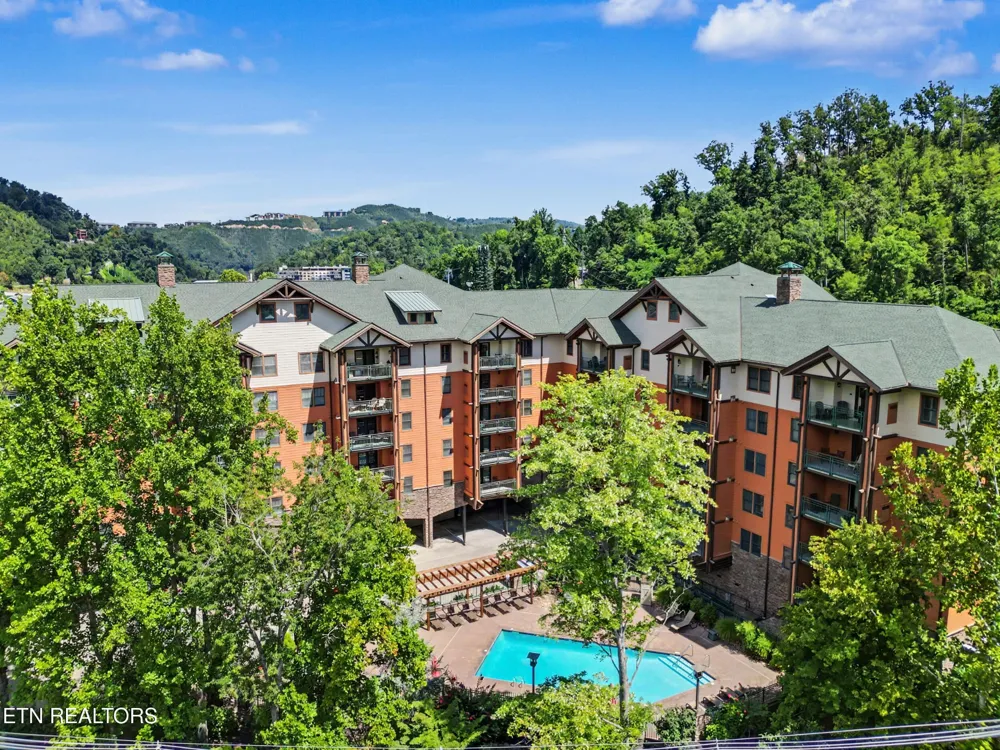 215 Woliss Lane #303 Gatlinburg, TN 37738