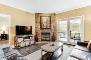 215 Woliss Lane #303 Gatlinburg, TN 37738